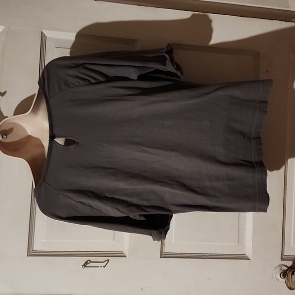 Canyon River Blues Gray 3/4 Sleeve Ruffle Top Size Large - Picture 2 of 2